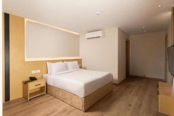 elegance grand city hotel