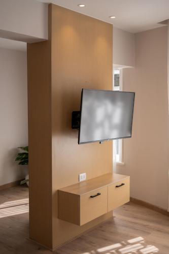 elegance grand city hotel