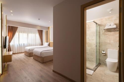 elegance grand city hotel