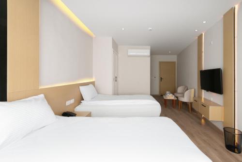 elegance grand city hotel