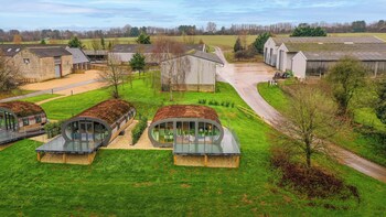 sustainable pod on old chalford farm