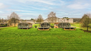 sustainable pod on old chalford farm