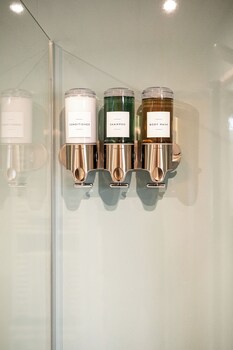 sustainable pod on old chalford farm