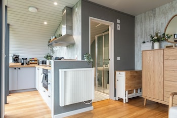 Sustainable Pod On Old Chalford Farm,,2 star