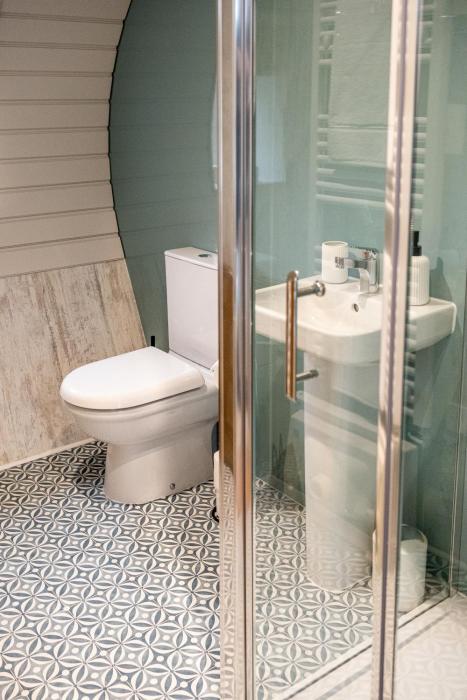 sustainable pod on old chalford farm