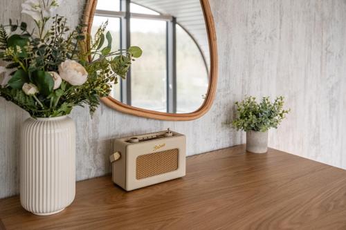 sustainable pod on old chalford farm