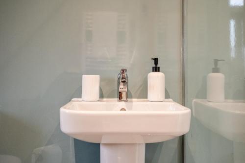 sustainable pod on old chalford farm