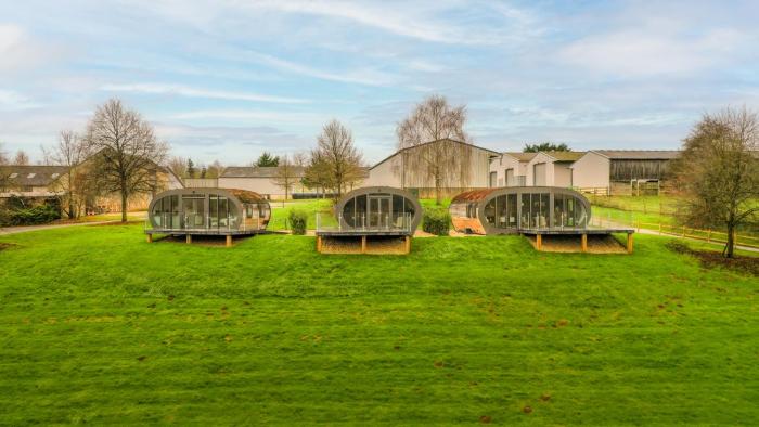unique 1 bd eco retreat in old chalford