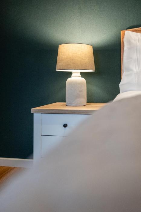 unique 1 bd eco retreat in old chalford