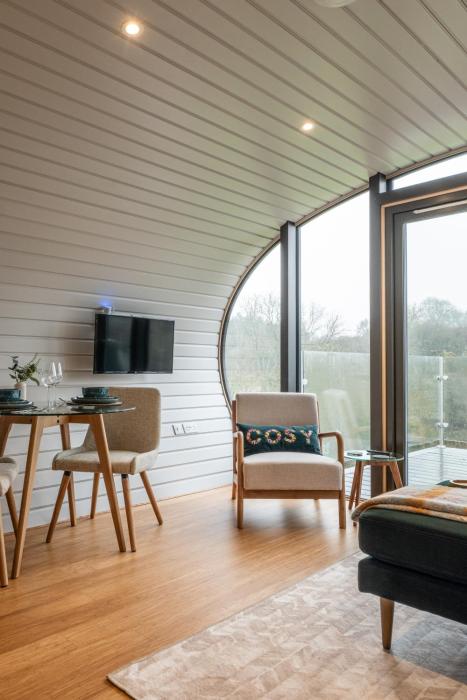 unique 1 bd eco retreat in old chalford