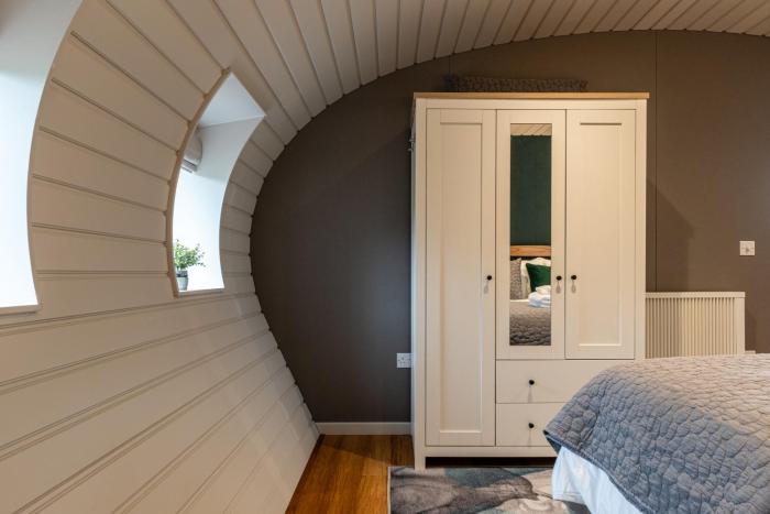 unique 1 bd eco retreat in old chalford