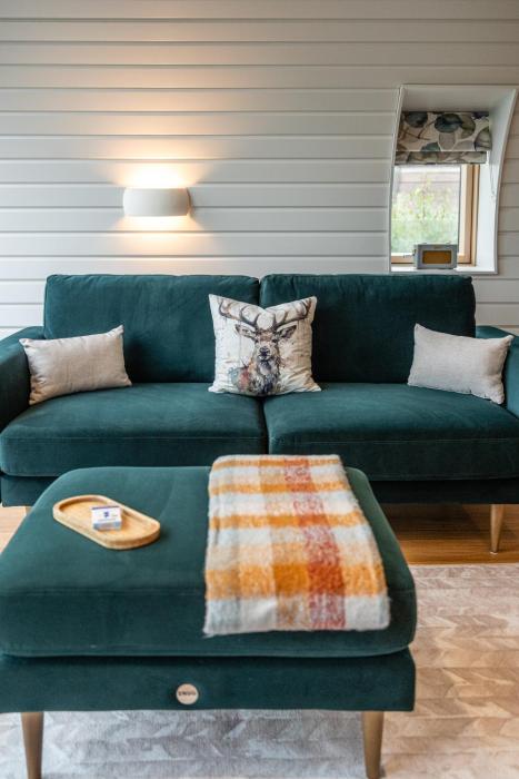 unique 1 bd eco retreat in old chalford