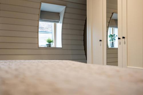 unique 1 bd eco retreat in old chalford