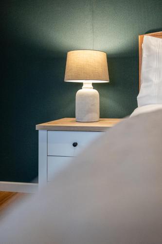 unique 1 bd eco retreat in old chalford