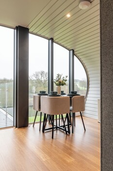 sustainable 2bd pod on old chalford farm