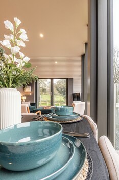 sustainable 2bd pod on old chalford farm