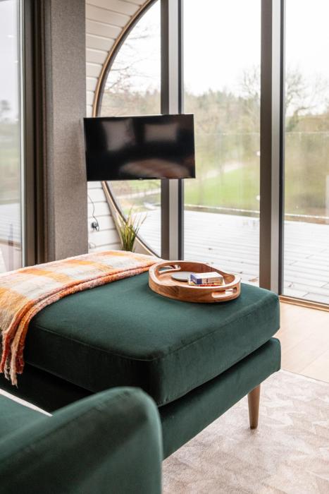 sustainable 2bd pod on old chalford farm