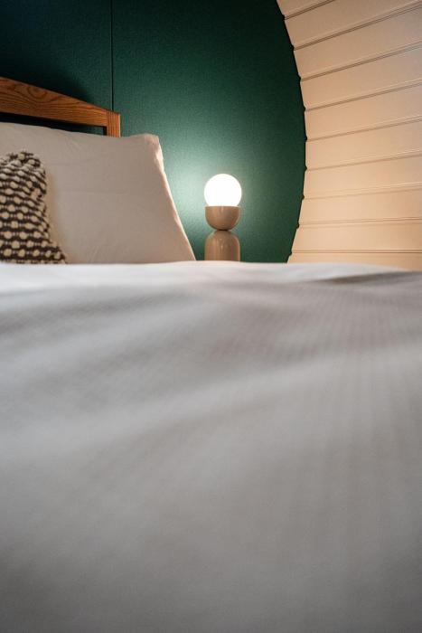 sustainable 2bd pod on old chalford farm