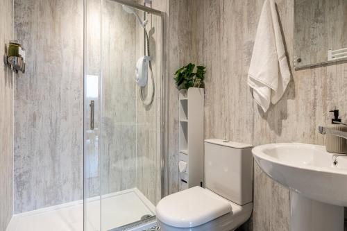 sustainable 2bd pod on old chalford farm