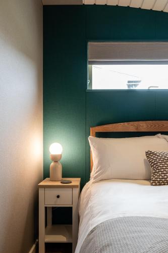 sustainable 2bd pod on old chalford farm