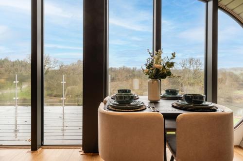 sustainable 2bd pod on old chalford farm