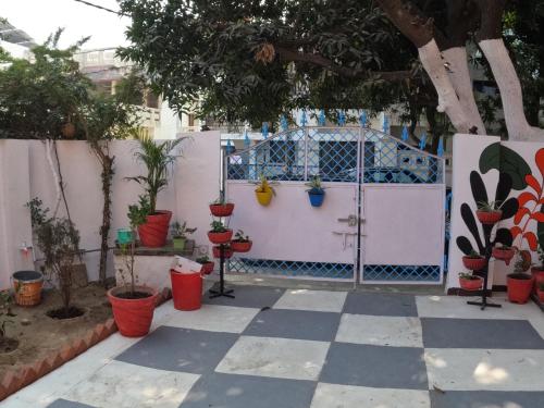 The Nomad Cave,,1 star