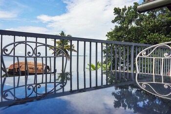 hibiscus earth cgh earth