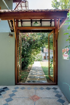 hibiscus earth cgh earth