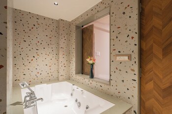 elivaas kamerios brisa 1bhk with jacuzzi