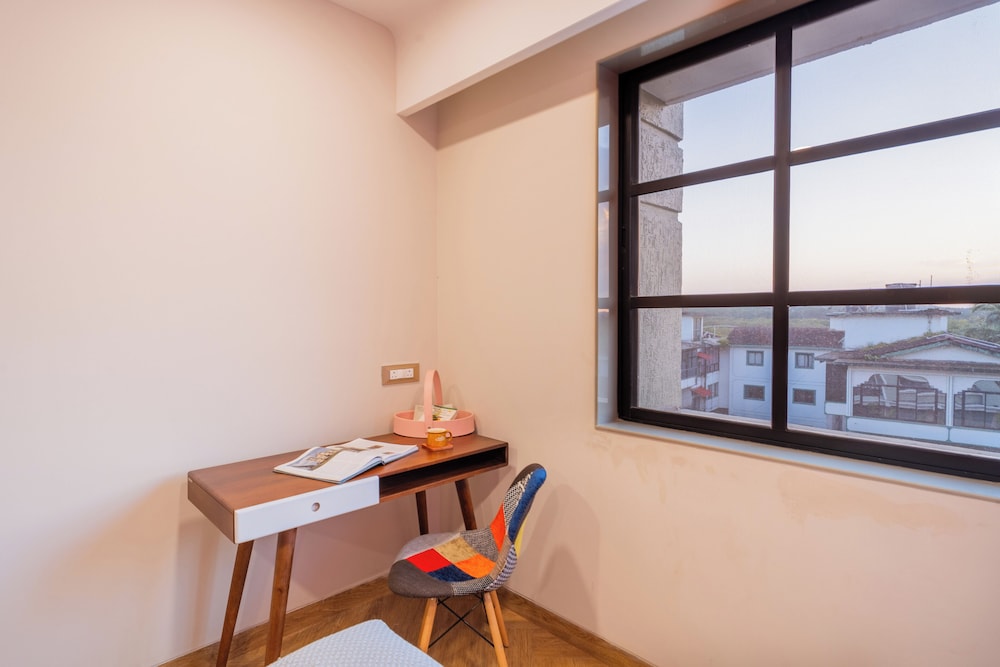 elivaas kamerios brisa 1bhk with jacuzzi