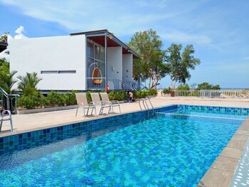 Sunset Serenity Jomtien Resort,,5 star