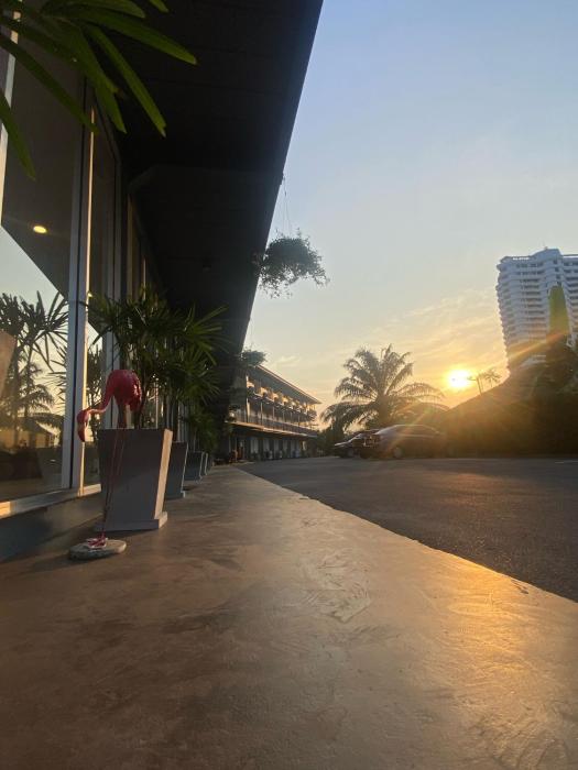 sunset serenity jomtien resort
