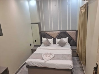 gaurav inn