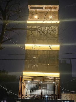 gaurav inn