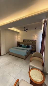 yes hotel by the ganges