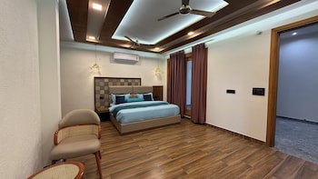 yes hotel by the ganges