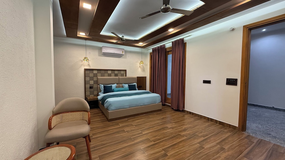 yes hotel by the ganges