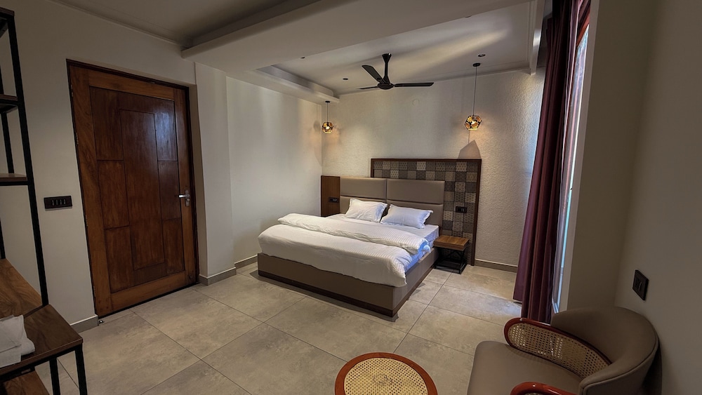 yes hotel by the ganges