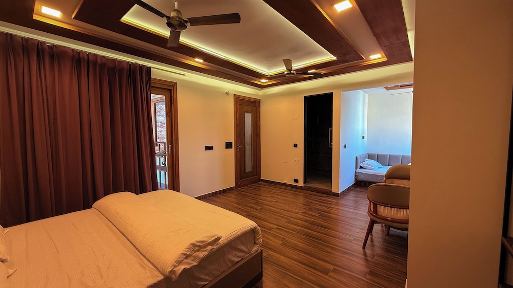 yes hotel by the ganges