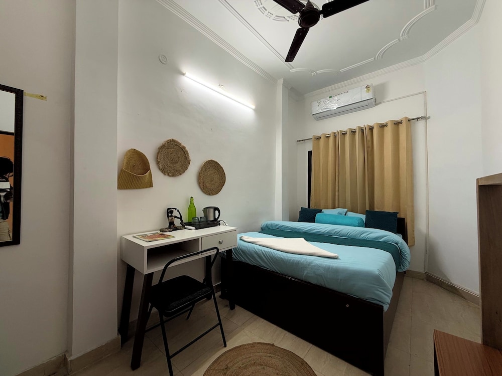 yes hotel by the ganges