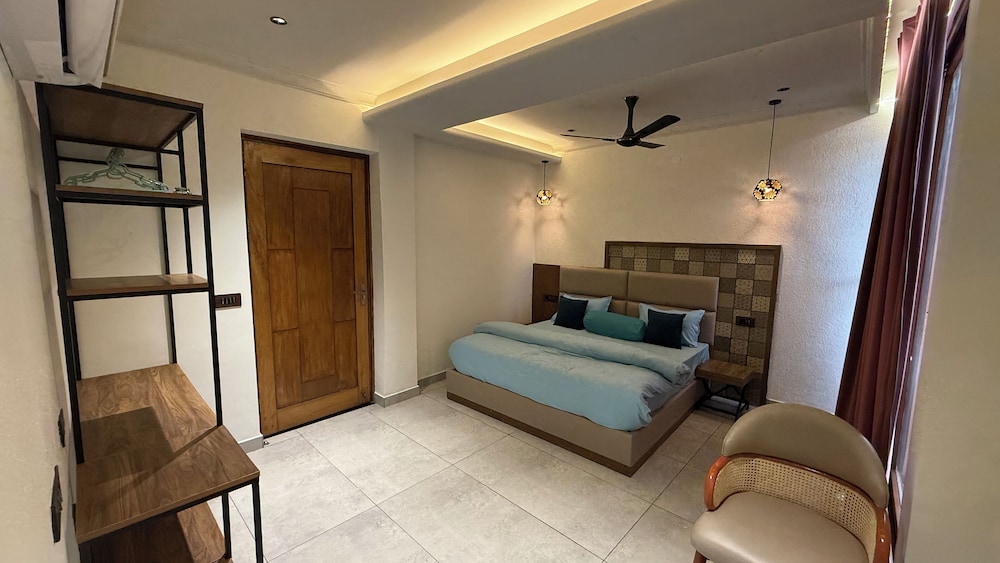 yes hotel by the ganges