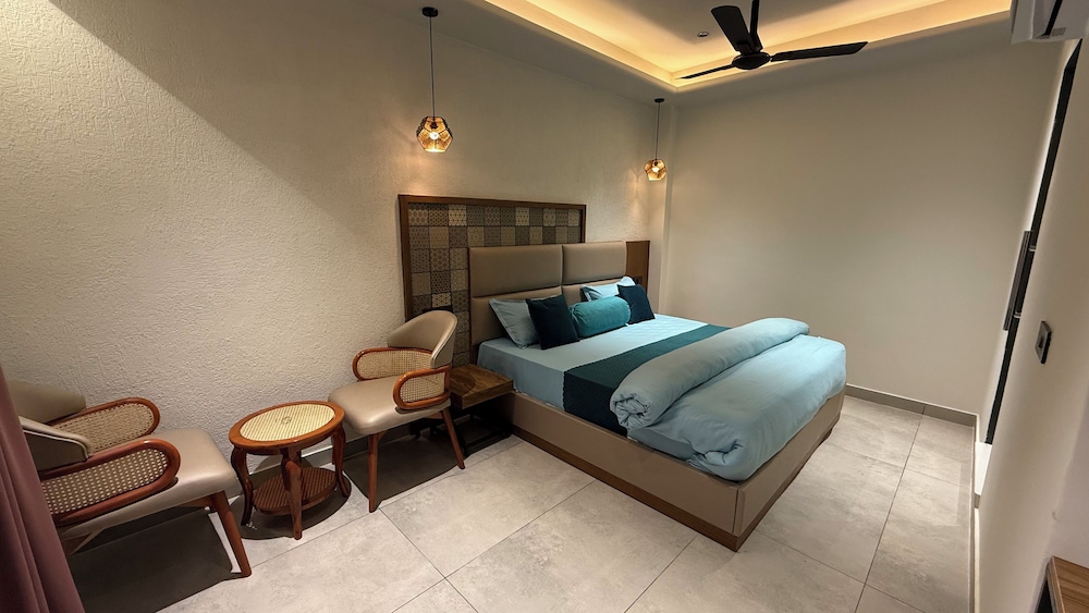 yes hotel by the ganges