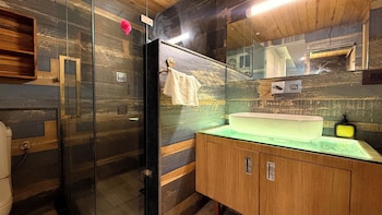 yes hotel by the ganges