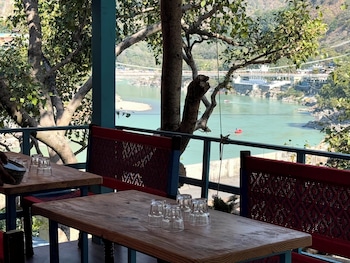 yes hotel by the ganges