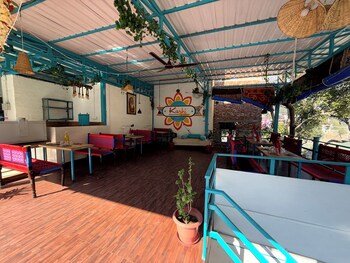 yes hotel by the ganges