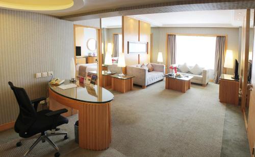 crowne plaza hotel shanghai by ihg
