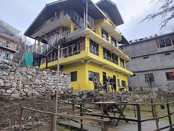 undiscovered mountains hotel