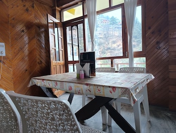 undiscovered mountains hotel