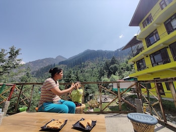 undiscovered mountains hotel