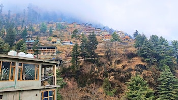 undiscovered mountains hotel